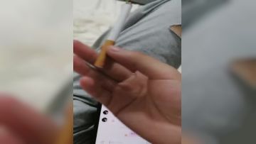 好久不见的香菜一直还是撩骚网友，在线约炮给网友发自己小电影，和男友口交啪啪口爆一嘴第01集