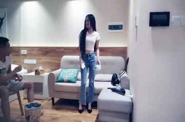 极品长腿兼职妹 苗条身材69姿势互舔 正入勐操搞得直浪叫 高潮呻吟搞完妹子还挺开心