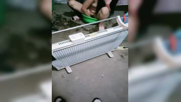 出租房里干蜜桃臀小可爱，全程露脸性感的大奶子，让小哥压在身下暴力抽插，自己揉着骚奶子浪叫呻吟射了一逼第04集