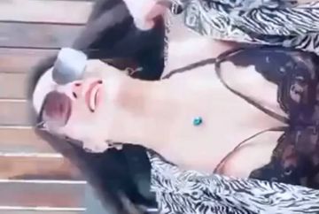 最强户外勾搭美娇娘景区凉亭情趣诱惑勾引幸运大叔例假刚过急需肉棒爆菊口爆吞精全是拿手绝活