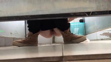 某大学厕拍系列1妹子下面都是粉嫩未开发的处女地