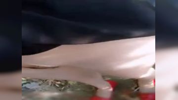 【国产自拍直播】美女勾搭小哥到户外树林野战