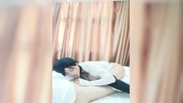 乖巧的小少妇露脸漏着骚奶子撩骚大哥激情啪啪，口交乳交大鸡巴玩弄，表情好骚激情上位逼推鸡巴滑入阴道抽插第03集