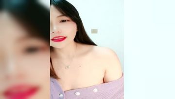 浓妆大红唇，真空紫色毛衣袒胸露乳橘色丁字裤，丰满大奶乱颤，道具插穴第01集