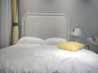 18岁外围学生妹防疫意识真是强 做爱时候戴口罩 极品少女胴体诱人