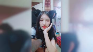 极品学妹露脸制服诱惑大秀直播，给小哥口交大鸡巴，在床上让小哥各种体位爆草蹂躏，内射中出淫荡又刺激真骚