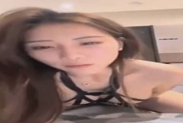 自拍 露B自慰喷水多次，居然还是台妹，大辣辣的性格但很会撒娇，越看越上头了