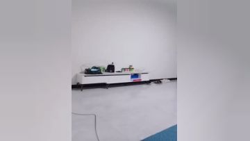 怀孕8个月的少妇深夜陪狼友撩骚，全程露脸挺着个大肚子开秀，互动狼友揉奶玩逼跳蛋摩擦，大逼逼特写展示第04集