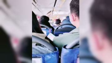 【冒险❤户外一姐】朵朵爱喷水✨女神公交车上跳蛋自慰大哥就在旁边超刺激人前潮吹公交站台失禁狂喷超嗨第05集