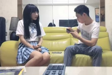 找过的JK小萝莉，沙发近景啪啪一线天妹子连连求饶