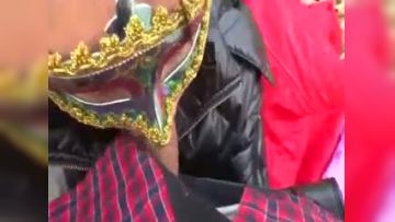 【野战】高清无水印收藏版极品网红 女神到乡下找个乡下小伙到田间干枯的蓄水池里啪啪