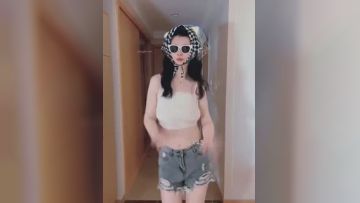 ⭐青春无敌⭐抖音风极品网红嫩妹高价定制裸舞、变装、紫薇等反差超大合集~美女如云~有大胆露脸的(3)