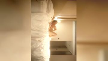 痞痞黑凌晨密码房，两对夫妻换妻，情趣游戏开档内衣，精彩刺激(3)第02集