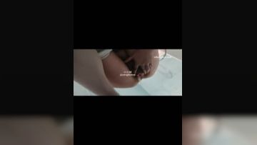 ⭐青春无敌⭐推特网红极品反差小姐姐【小小颖】重金定制私拍~洗澡、紫薇、啪啪，身材一流特骚(3)