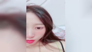 气质网红脸妹子，跳蛋自慰蝴蝶粉嫩穴玩到自己痉挛高潮颤抖第01集