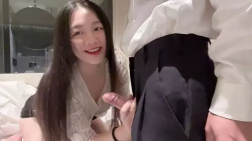 台湾SWAG Daisybaby巨乳人妻OL跟男同事出差住旅馆骚穴被操翻