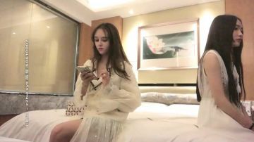 女主播旺仔牛逼糖一起探花双飞啪啪，情趣装口交舔弄上位骑坐勐操淫语调情