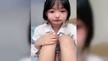 #直播_清纯美少女收费房，脱光光掰嫩穴，背身极品美臀