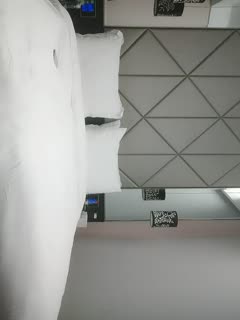 2021_12_1，【 干净利索 】，探花一哥每天赚爽，2600网约外围女神，现金到手，骚劲毕露，黑丝开档暴插一波，淫叫连连