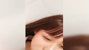 高颜值短发萌妹子KIKI卫生间道具自慰 跳蛋震动掰开特写高潮大量喷水 很是诱惑喜欢不要错过