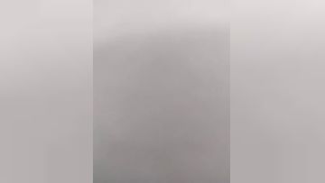 气质御姐颜值高玩的好嗨啊，跟大哥直播啪啪给狼友看，活好不粘人舔弄大鸡巴，边亲边草各种抽插淫声荡语不断