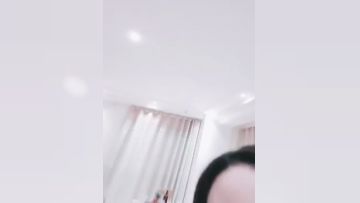 语文老师思瑶_人间尤物炮架子，后入蜜桃臀大屁股卖力口交