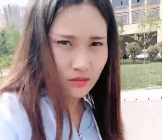 戏精刘婷之上街买饮料随机叫个人回家做爱