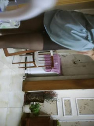 【美女少妇】，良家小少妇偷拍，家中客厅调情啪啪，黑丝诱惑，白嫩肌肤，倒立口交，激情啪啪高潮迭起