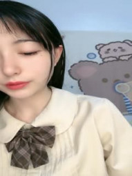 颜值区优质清纯系嫩妹玩大转盘，撩起短裙黑丝肥臀，没穿内裤超嫩小穴，小尺度诱惑，抬起双腿若隐若现，极度诱惑