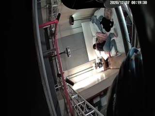 【酒店摄像头 甄选】情侣酒店 拉拉磨豆腐情侣酒店开房SM道具狂插嗷嗷叫 拉拉还可以这么嗨 (2)