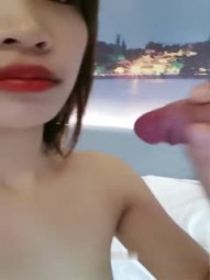 颜值不错苗条妹子约炮双人啪啪上位骑乘窗边后入口交多种姿势换著操