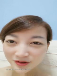 小yao精气质短发美少妇道具自慰诱惑，隔着内裤摸逼搞湿手指插入假吊抽插