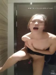 【精装福利】推特UP主各种表里不一美女反差婊私拍不雅视图集 只要有实力任何美女都能调教成贱人-3