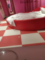 【全网寻花约良家】，网恋奔现，22岁小白领，特色情趣电动房，小姐姐的男友满足不了，尽情释放饥渴欲望