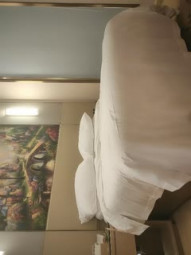 【小马寻花】，几十万粉丝要求返场，极品抽搐妹，女神背着男友兼职，大长腿高颜值，高潮迭起撸管佳作