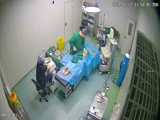 稀有资源黑客破解整形医院手术室摄像头监控偷拍有钱少妇脱光光抽脂全身麻醉，任人摆布