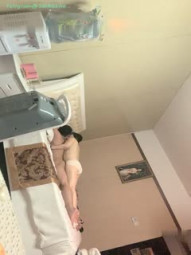 推拿按摩温泉洗浴中心小青年包房全套服务大奶白嫩美女技师身材火辣多种项目爽歪歪最后用肉棒征服这个骚货