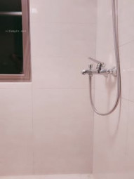 喵小萌 身材脸蛋儿最接近完美的女神，标致甜美的脸蛋儿，丰满又紧致的身材，白得发光的大奶子和翘蜜臀，围观的人太多了害羞紧张