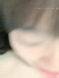 长相甜美清纯萌妹子死库水道具自慰诱惑，揉搓奶子脱光光假吊骑坐跳蛋震动