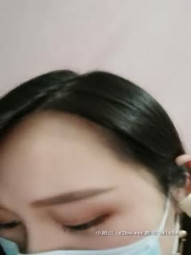 【女帝波雅汉库克】唐山小护士归来，居家自慰，美艳胴体，粉嫩鲍鱼大黑牛玩出白浆