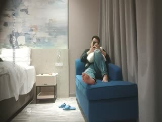 【极品探花】男人最爱的小少妇，苗条温柔风骚尤物，沙发掰开粉穴后入啪啪超清晰完美展示