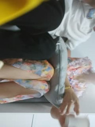 【胖子传媒工作室】，改行泡良，专猎人妻熟女，大奶姐姐今夜来相伴，白皙肉体被小伙满足中