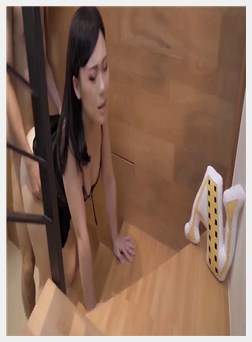 女同事援交实录极品白虎嫩逼外送女模到府上做爱