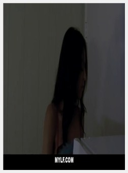 MYLF-丰满的继母和可爱的青少年互相舔％27s猫