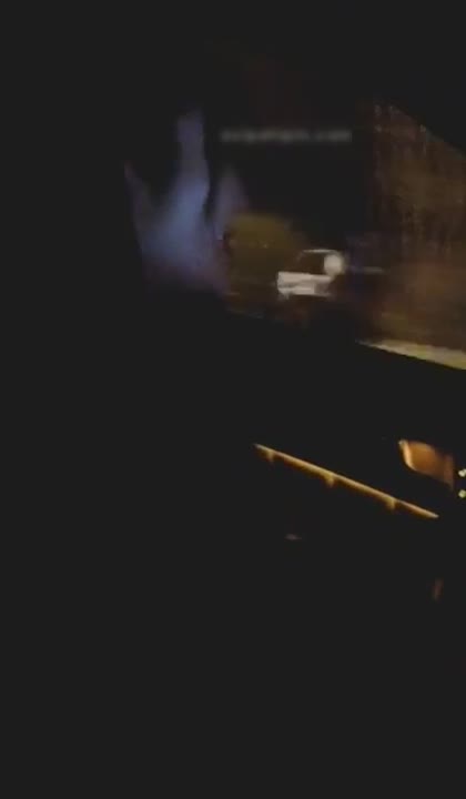 开奔驰的白富美女主播同城约炮粉丝 马路边车震被无套...