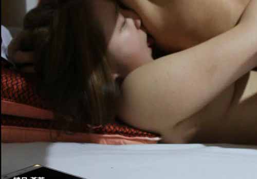 汽车旅馆与白净情人口交颜射性爱视讯意外流出03