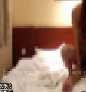 94年身材不错的炮友主动约我出来到宾馆开干