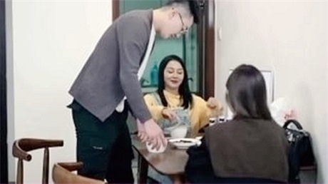 淫荡前女友丝袜跳蛋勾引男友，丰臀怒操凌辱高潮。