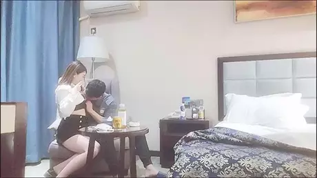 气质型西装御姐，大奶翘起臀，换上黑丝操逼，翘起屁...