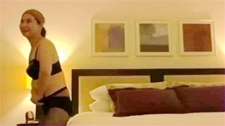 酒店开房爆草黑丝气质人妻白领